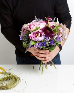 diy purple wedding bouquet